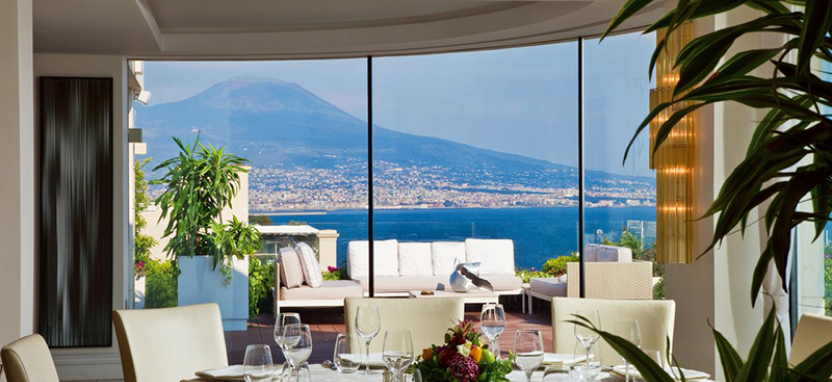 Отель Grand Hotel Vesuvio 5* в Неаполе, забронировать отель