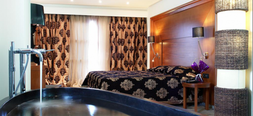 Aressana Spa Hotel & Suites 5* на острове Санторини.