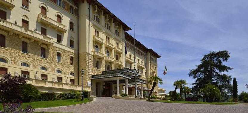 Grand Hotel Palazzo della Fonte на курорте Фьюджи забронировать отель.