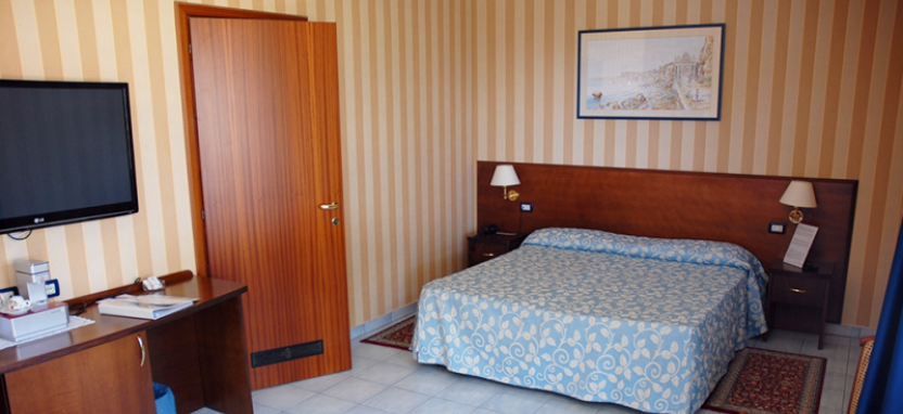 Отель Grand Hotel l'Approdo в Террачине, забронировать отель