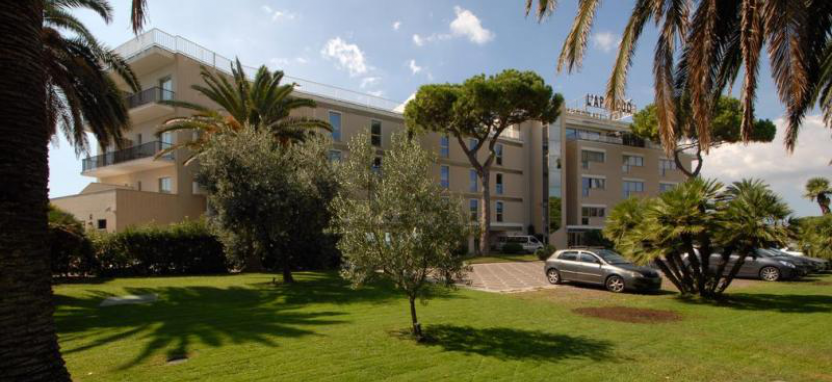 Отель Grand Hotel l'Approdo в Террачине, забронировать отель
