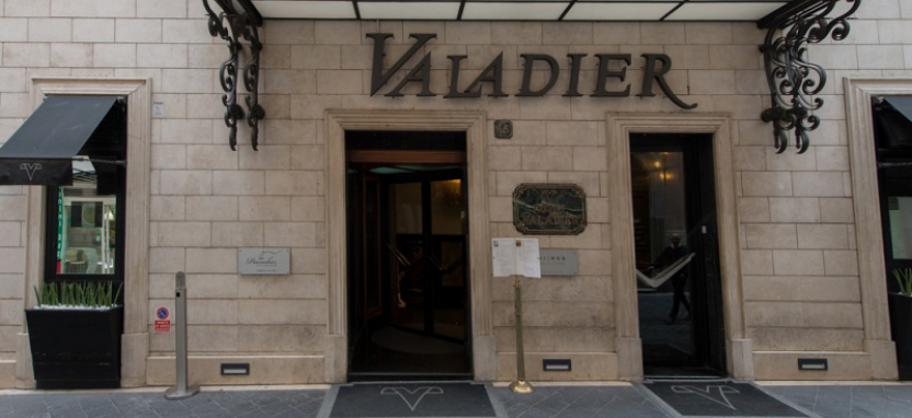 Отель Valadier в Риме забронировать отель.