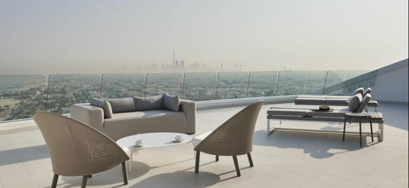 Jumeirah Beach и Beit Al Bahar Villas в Дубае
