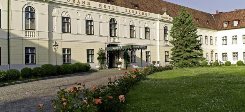 Отель Grand Hotel Sauerhof 4* deluxe в Бадене забронировать отель.