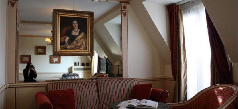 Отель Napoleon в Париже забронировать отель.