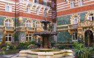 St James' Court, A Taj Hotel в Лондоне.
