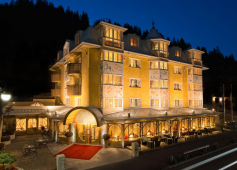 Отель Alpen Suite Hotel в Мадонна ди Кампильо, забронировать отель