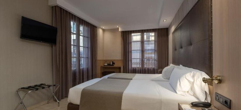 Gran Hotel Barcino 4* в Барселоне