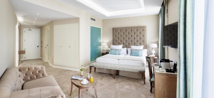 Lamaro Hotel Barcelona 5* в Барселоне
