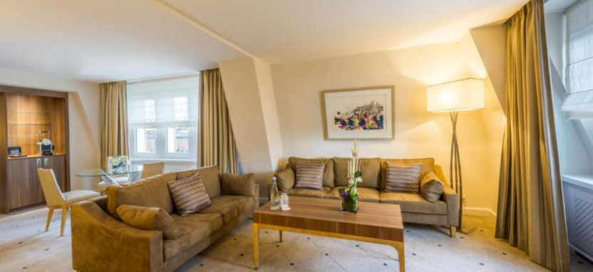 Lausanne Palace & Spa 5* в Лозанне.