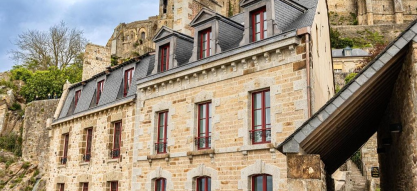 La Mere Poulard 3* в Мон Сен Мишель.