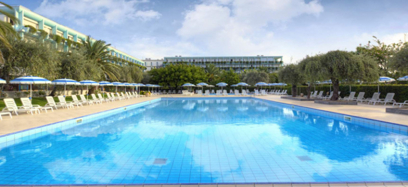 Atahotel Naxos Beach в Джардини Наксос на острове Сицилия забронировать отель.