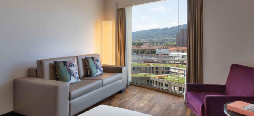 Renaissance Zurich Tower Hotel 5*.