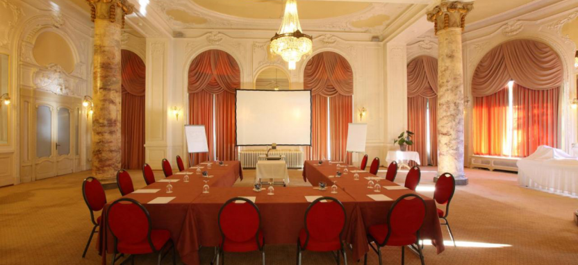 Hotel du Grand Lac Excelsior 4* в Монтрё