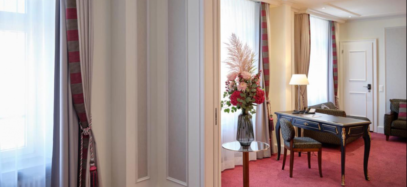 Schweizerhof Zurich 4*