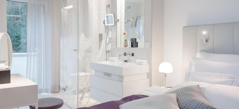 Park Hotel Vitznau 5* (ex. Park Hotel Weggis) на берегу Люцернского озера.