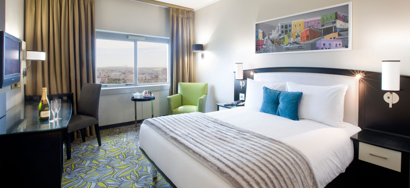 Southern Sun Waterfront Hotel в Кейптауне забронировать отель.