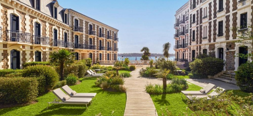 Barriere Le Grand Hotel Dinard 5* в Динаре.