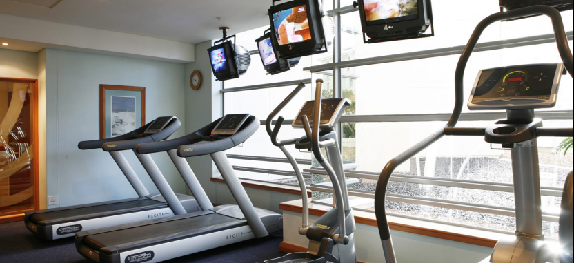 Southern Sun Waterfront Hotel в Кейптауне забронировать отель.