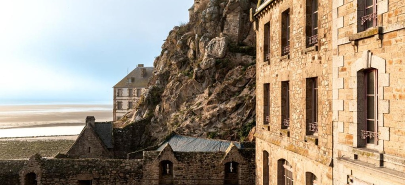 La Mere Poulard 3* в Мон Сен Мишель.