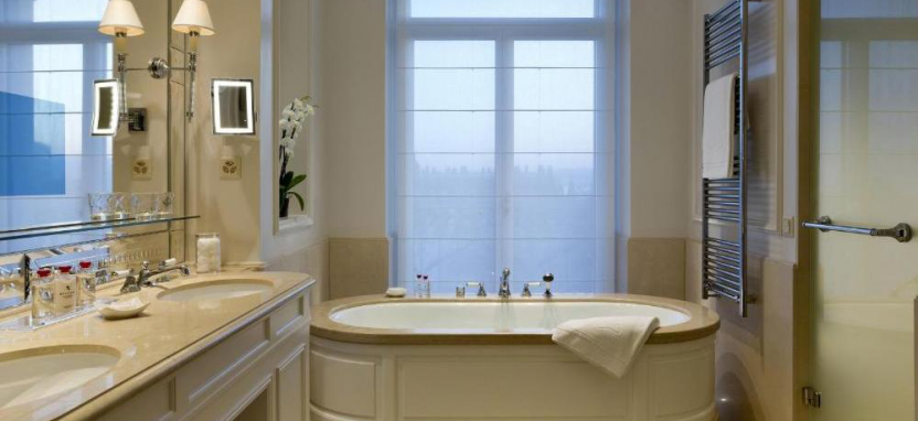 Beau-Rivage Palace 5* в Лозанне.