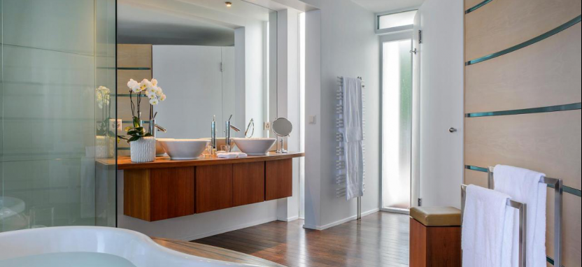 Palafitte 5* (Навшатель) в Берне.