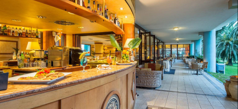 Atahotel Naxos Beach в Джардини Наксос на острове Сицилия забронировать отель.