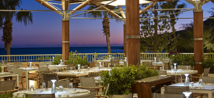 Columbia Beach Resort 5* в Писсури (Лимассол)