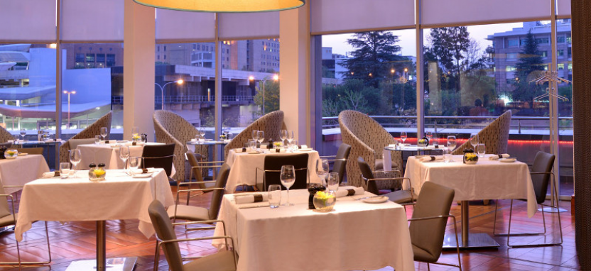 Radisson Blu Sandton Hotel забронировать отель.