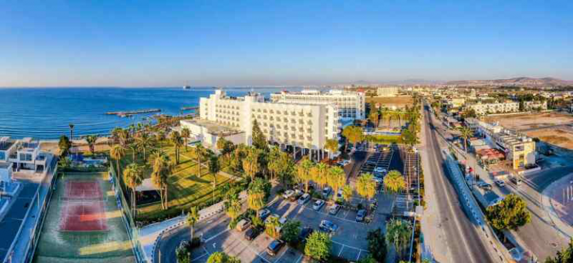 Golden Tulip Golden Bay Beach Hotel 5* в Ларнаке