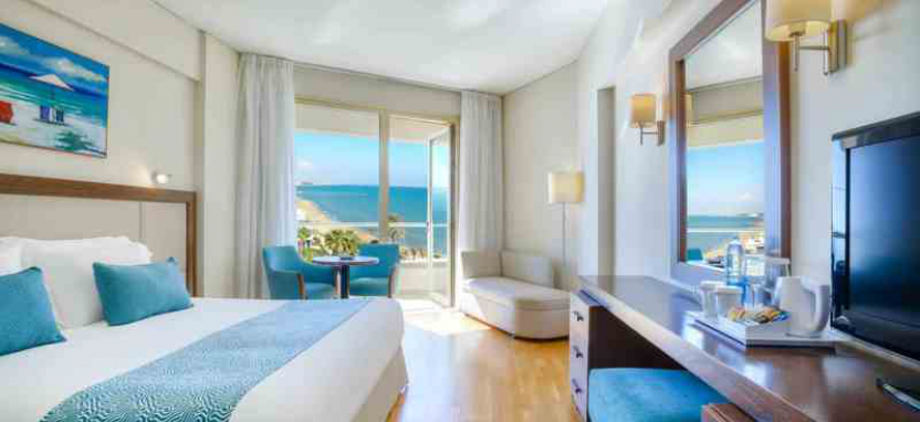 Golden Tulip Golden Bay Beach Hotel 5* в Ларнаке