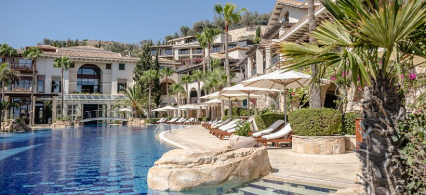 Columbia Beach Resort 5* в Писсури (Лимассол)