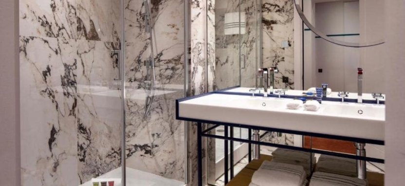 Bel-Ami 5* в Париже