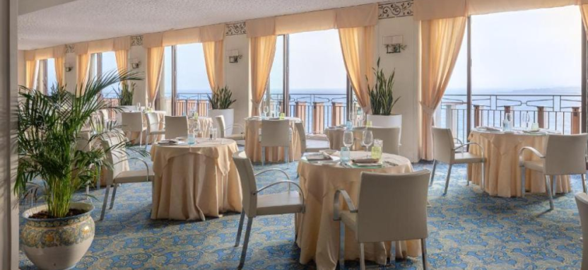 Una Hotels Capotaormina в Таормине на острове Сицилия