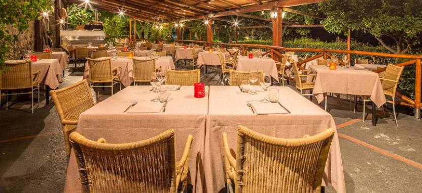 Atahotel Naxos Beach в Джардини Наксос на острове Сицилия забронировать отель.