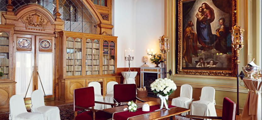 Badrutt's Palace 5* в Санкт-Мориц.