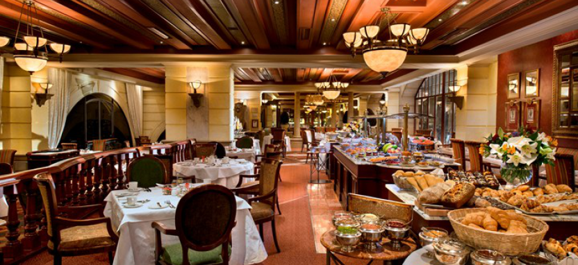 The Michelangelo Hotel on Sandton Square в Йоханнесбурге забронировать отель.