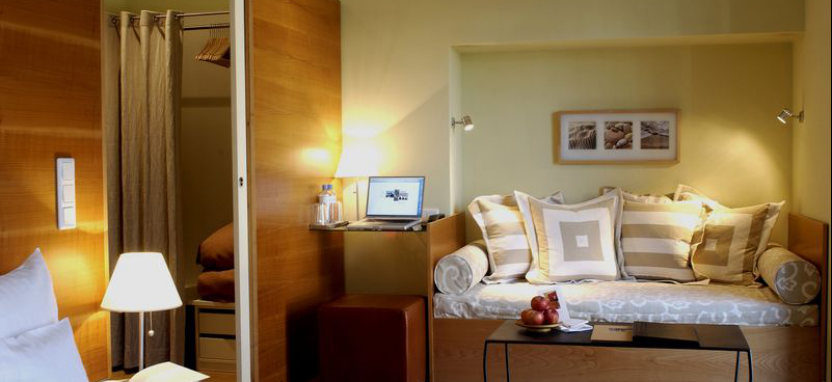 Отель Crowne Plaza Salzburg - The Pitter забронировать отель.