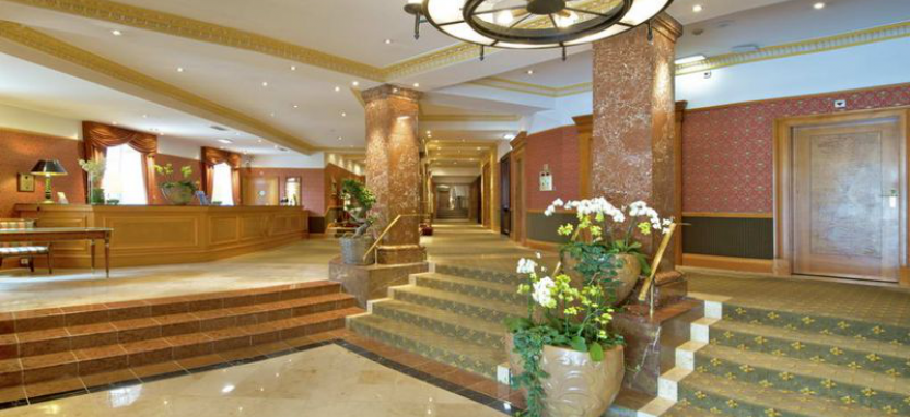 Отель Crowne Plaza Salzburg - The Pitter забронировать отель.