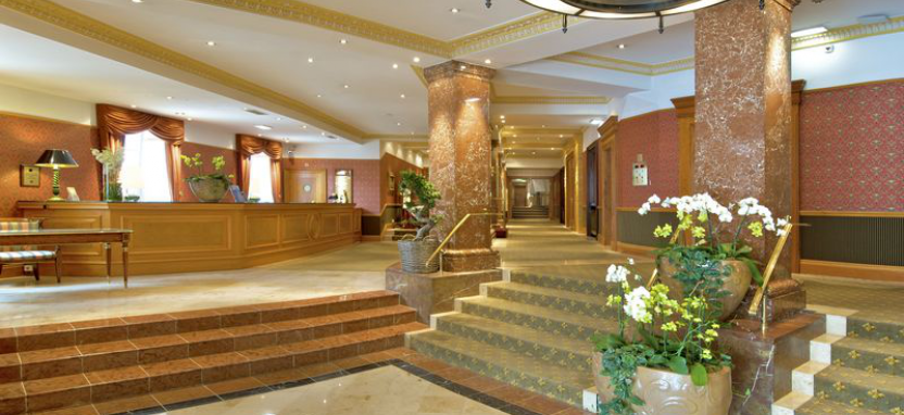 Отель Crowne Plaza Salzburg - The Pitter забронировать отель.