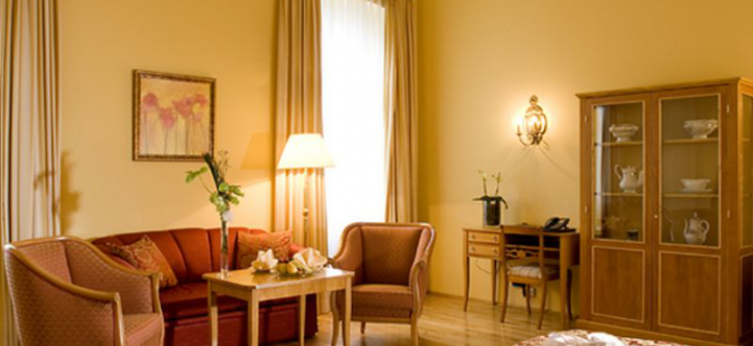 Hotel Schloss Weikersdorf в Бадене забронировать отель.