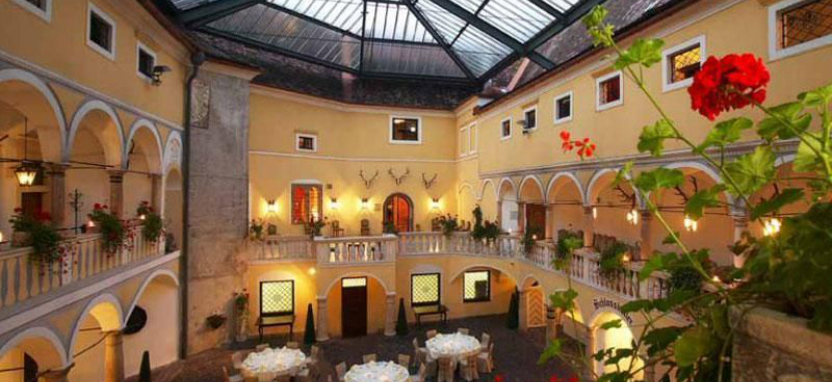 Hotel Schloss Weikersdorf в Бадене забронировать отель.