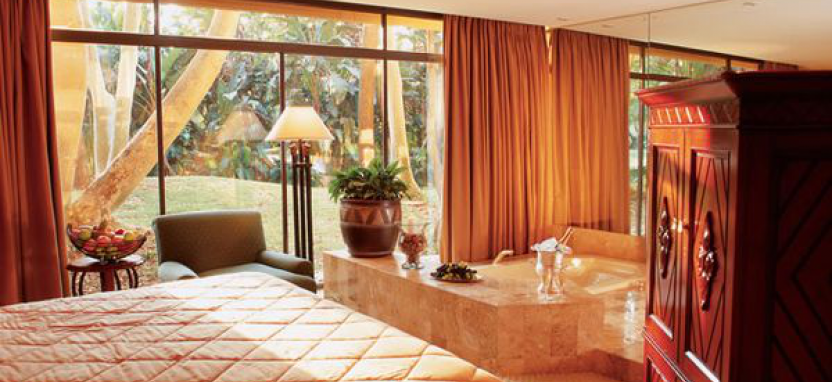 The Cascades Hotel в Сан Сити забронировать отель.