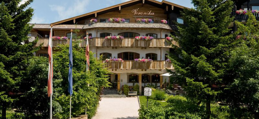AktivHotel Veronika в Зеефельде забронировать отель.