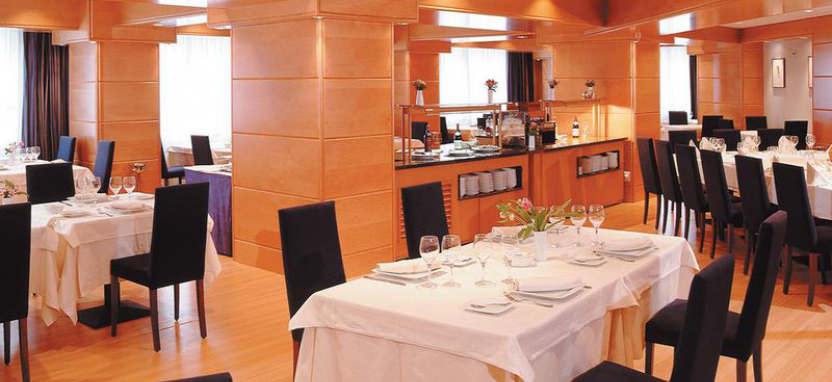 Hotel Barcelona Universal 4* в Барселоне