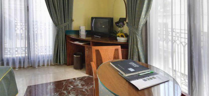 Gran Hotel Barcino 4* в Барселоне