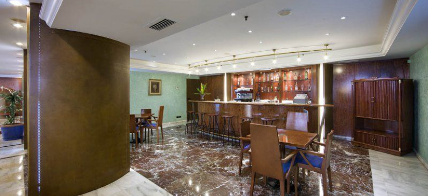 Gran Hotel Barcino 4* в Барселоне