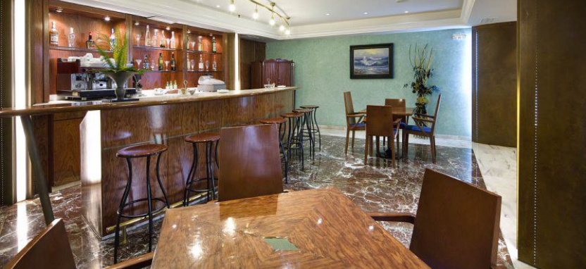 Gran Hotel Barcino 4* в Барселоне