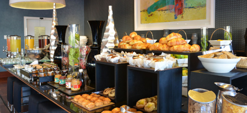 Radisson Blu Sandton Hotel забронировать отель.