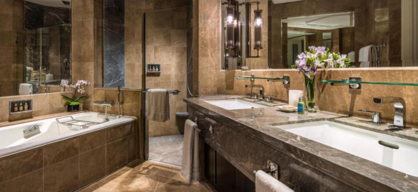 Four Seasons Hotel Singapore 5*